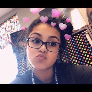 Meet your Posher, Dinorah